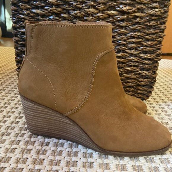 Lucky Brand Camel Brown Suede Wedge Zanta Bootie Boot Womens Sz 9.5 - Picture 1 of 9